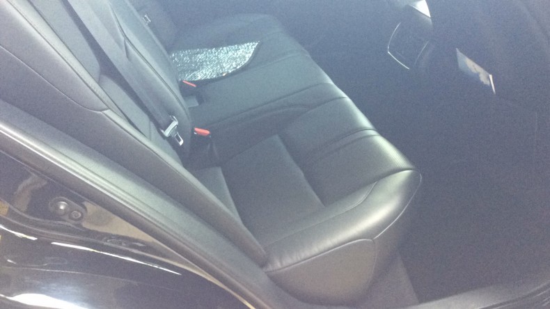 内装後方シート