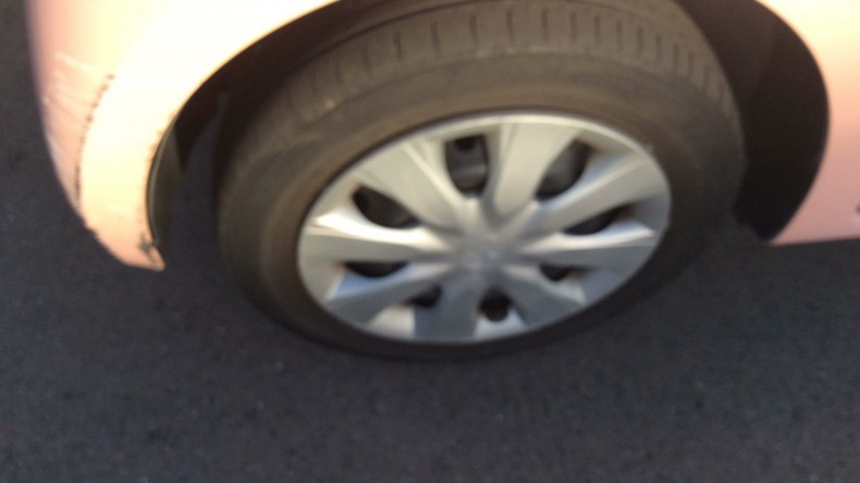 タイヤホイール前