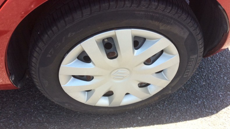 タイヤホイール前