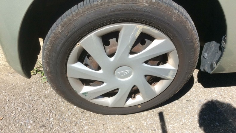 タイヤホイール前