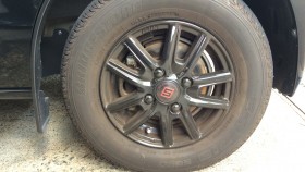 タイヤホイール前