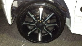 タイヤホイール前