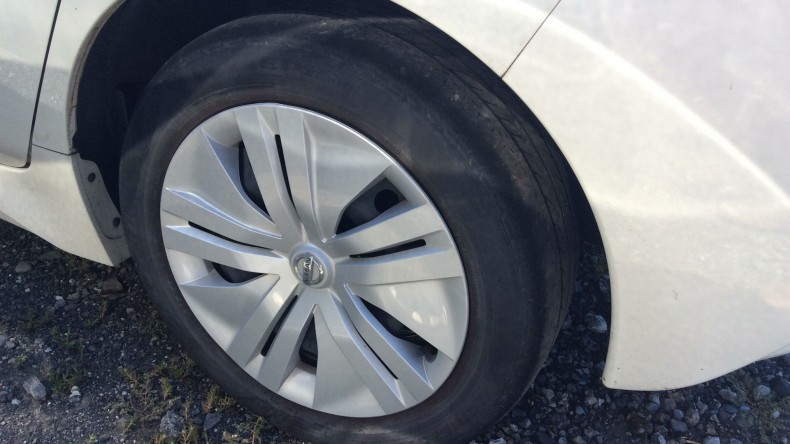 タイヤホイール前