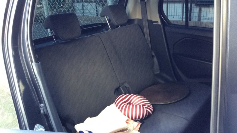 内装後方シート