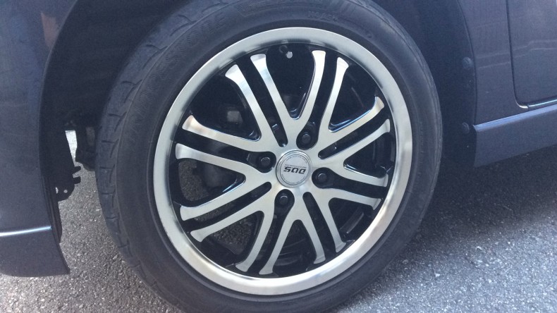 タイヤホイール前