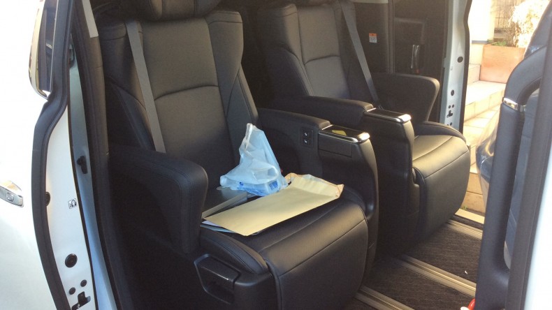 内装後方シート