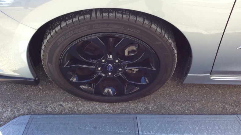 タイヤホイール前