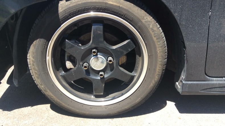 タイヤホイール前