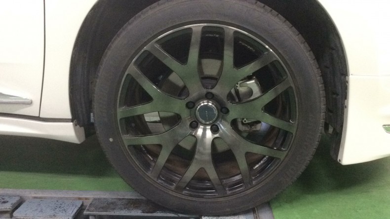 タイヤホイール前