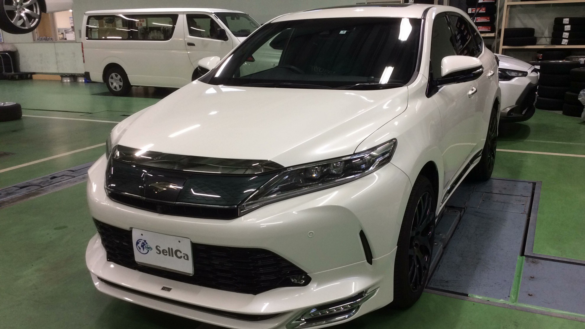 2022年8月成約のハリアー プログレス メタル アンド レザーパッケージのメイン画像