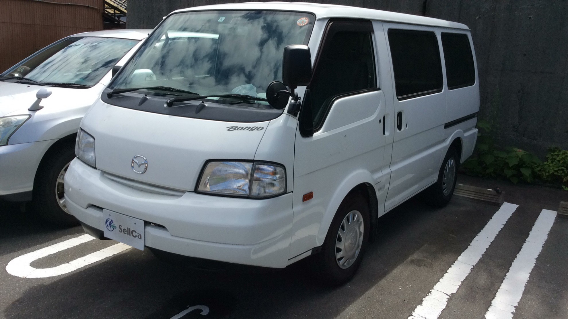 マツダ　ボンゴバンの車種サムネイル画像