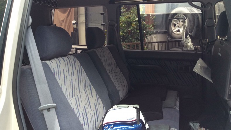 内装後方シート