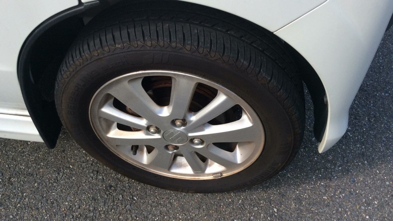 タイヤホイール前