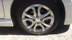 タイヤホイール前