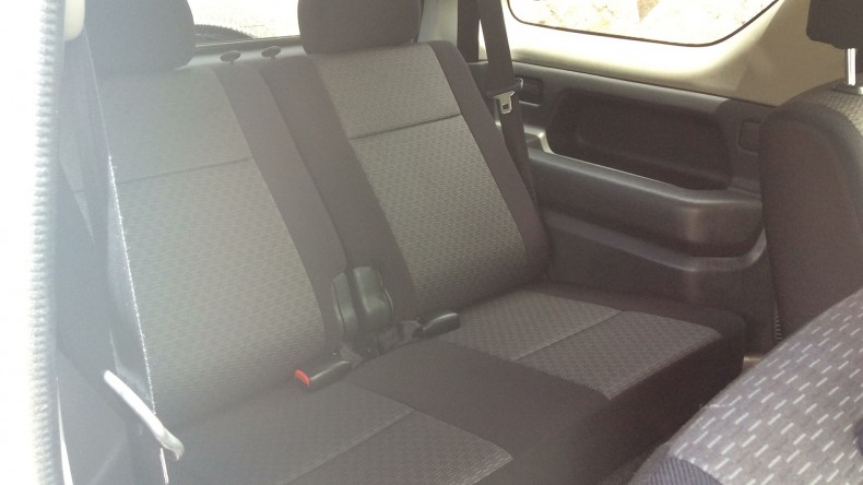 内装後方シート