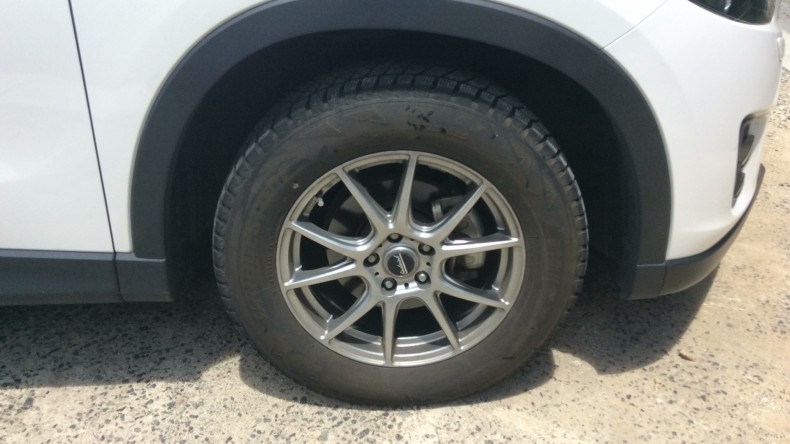 タイヤホイール前