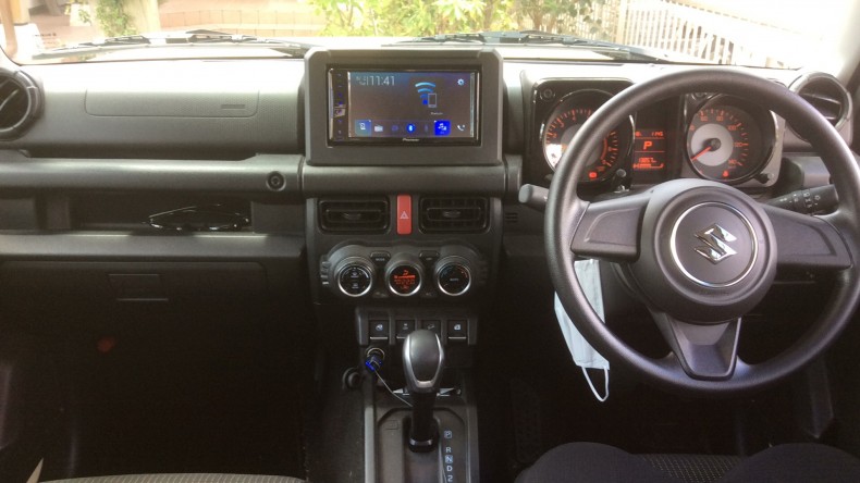 内装インパネ全体