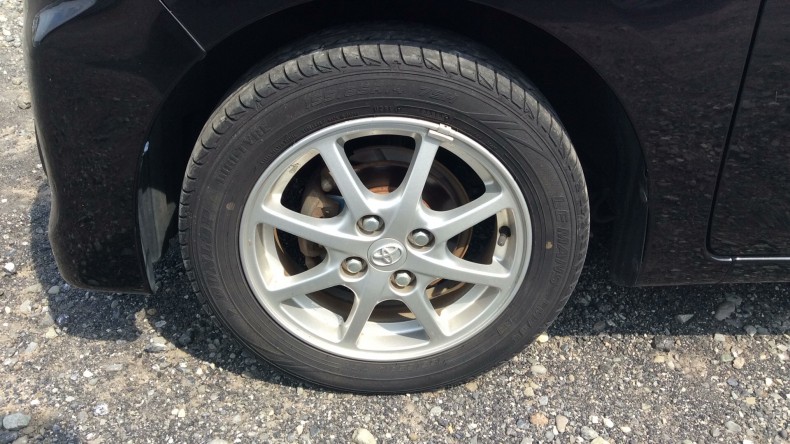 タイヤホイール前