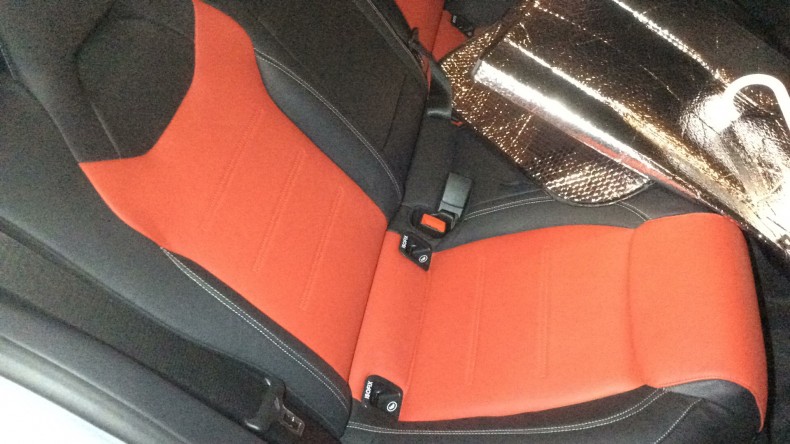 内装後方シート