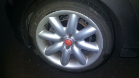 タイヤホイール前