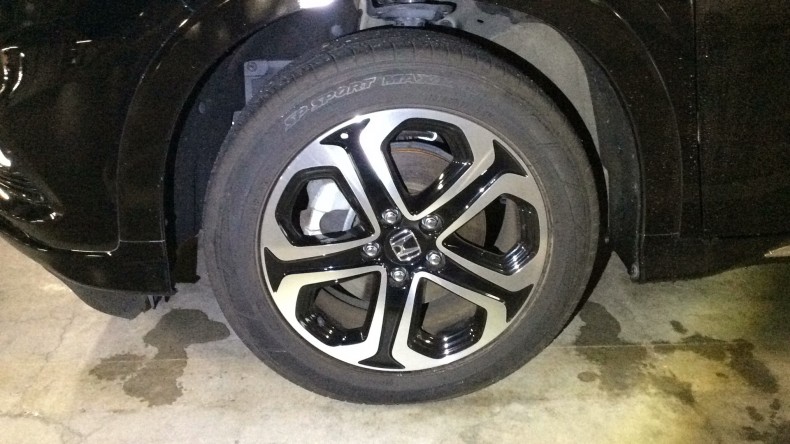 タイヤホイール前