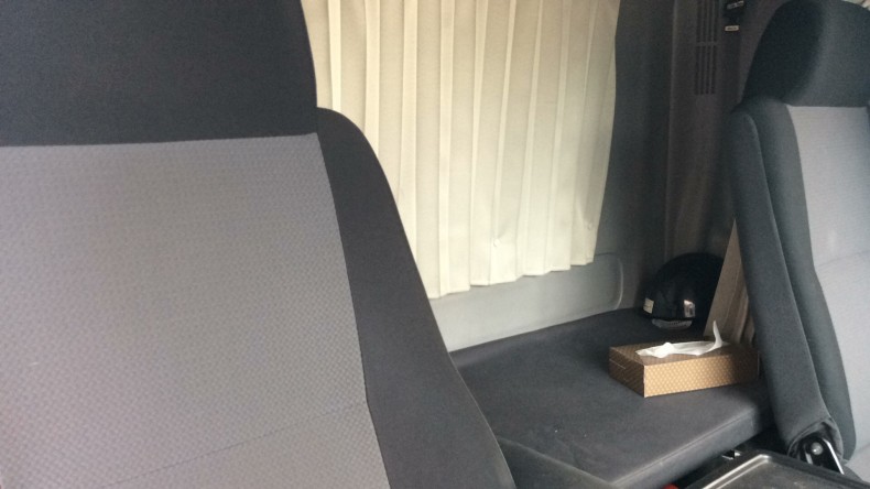 内装後方シート