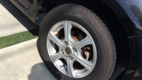 タイヤホイール前