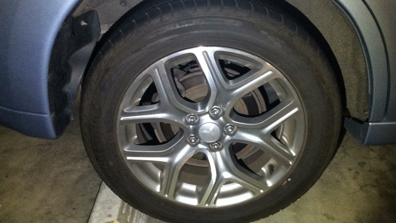 タイヤホイール前