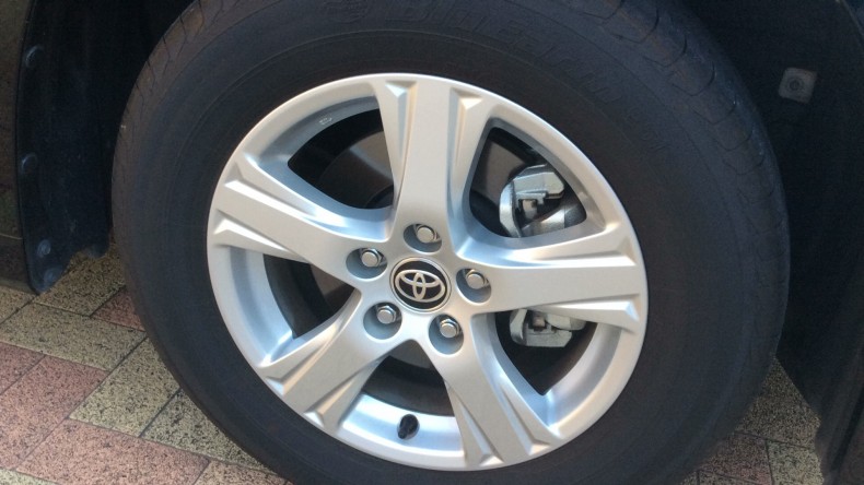 タイヤホイール前