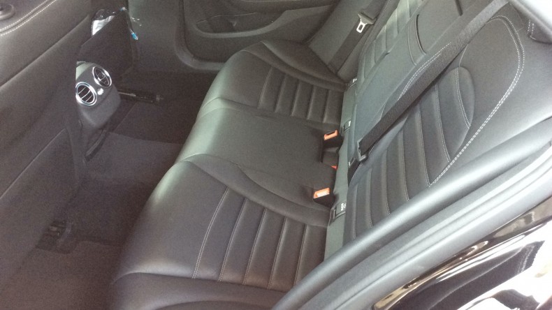 内装後方シート