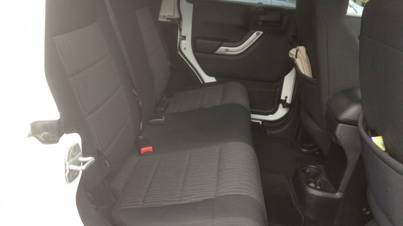 内装後方シート