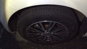 タイヤホイール前