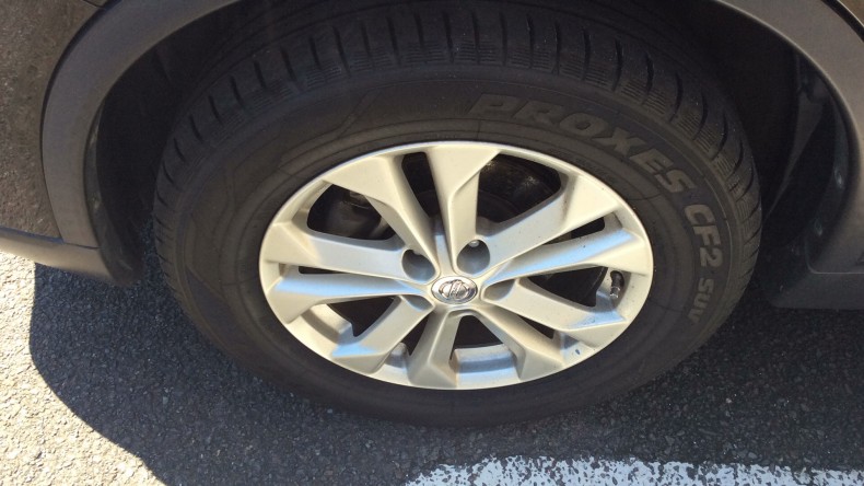 タイヤホイール前