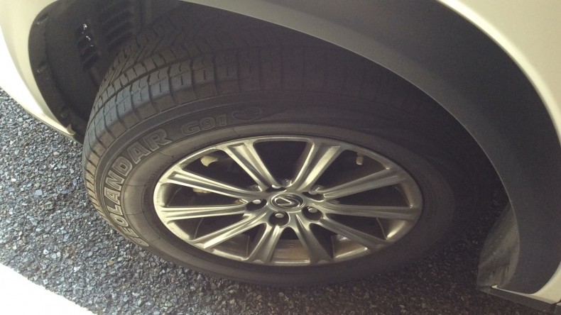 タイヤホイール前