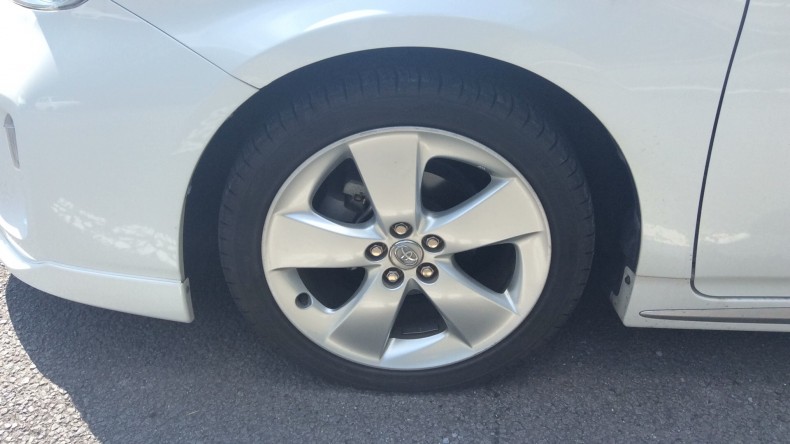 タイヤホイール前