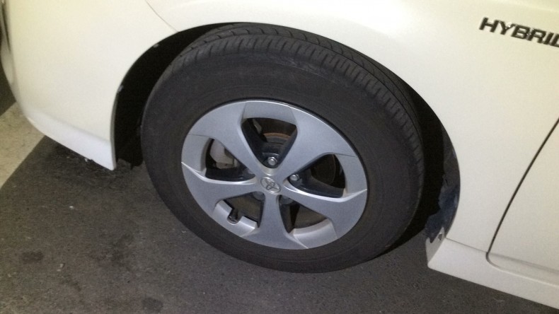 タイヤホイール前