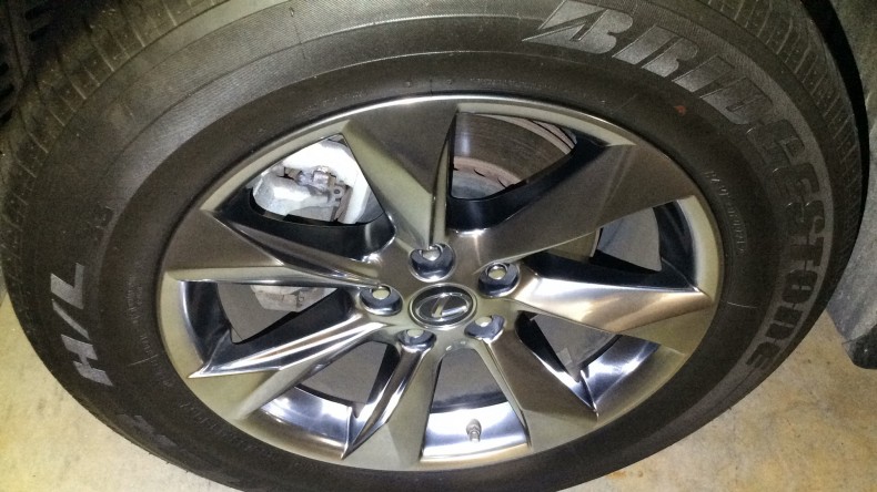 タイヤホイール前