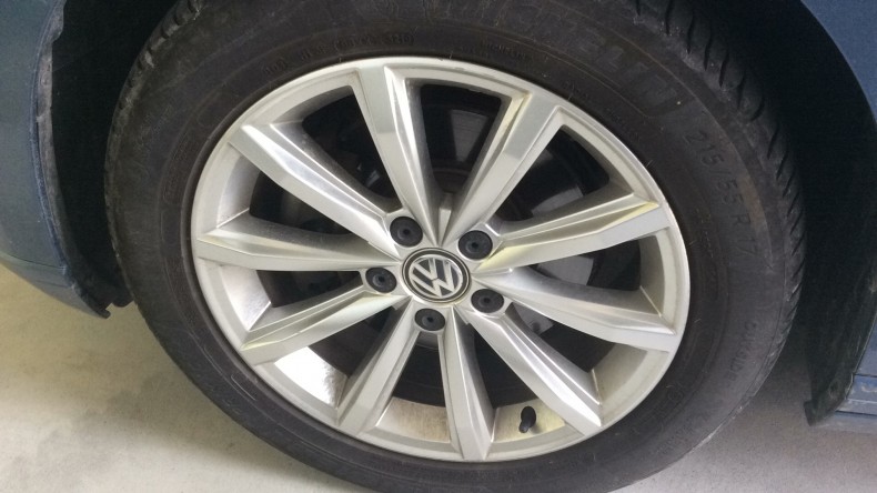 タイヤホイール前