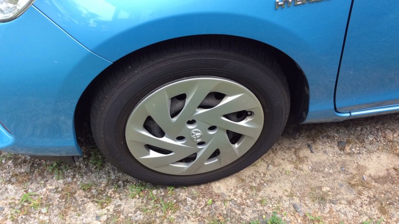 タイヤホイール前