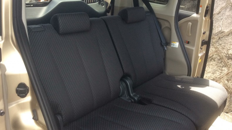 内装後方シート