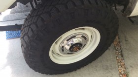 タイヤホイール前