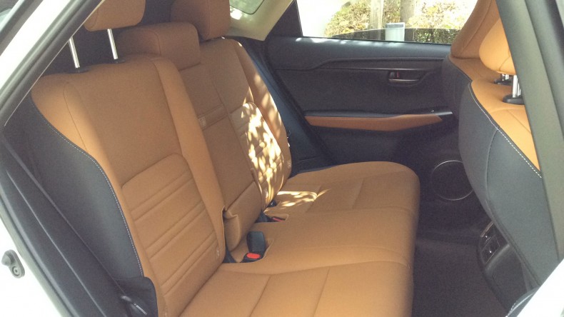 内装後方シート