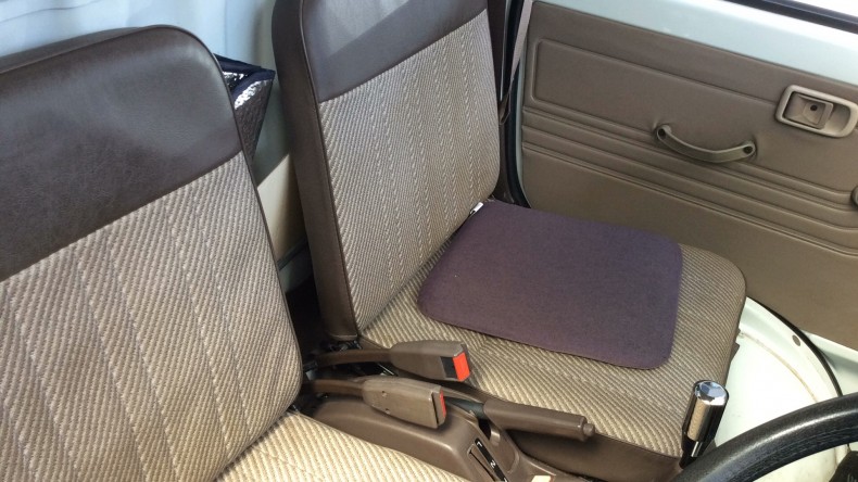 内装後方シート