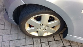 タイヤホイール前