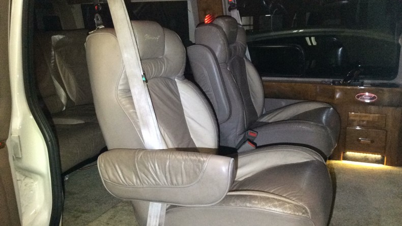 内装後方シート