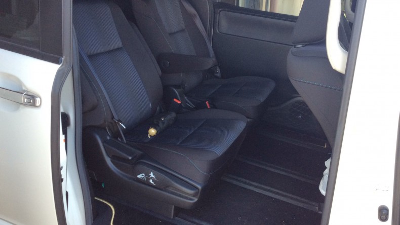 内装後方シート