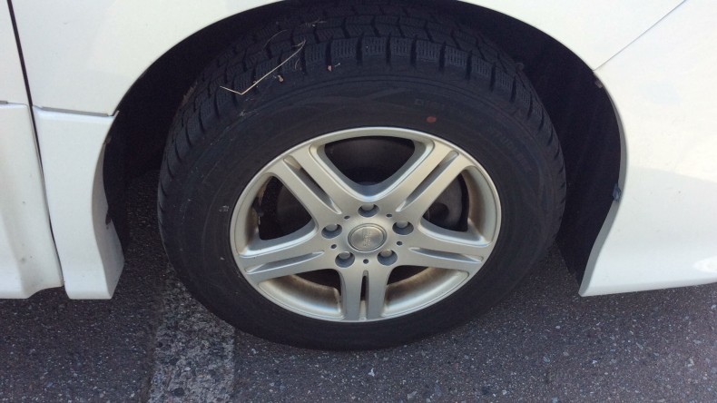 タイヤホイール前