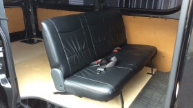 内装後方シート