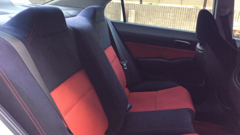 内装後方シート