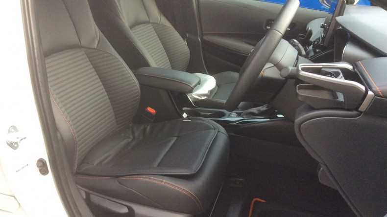 内装前方シート